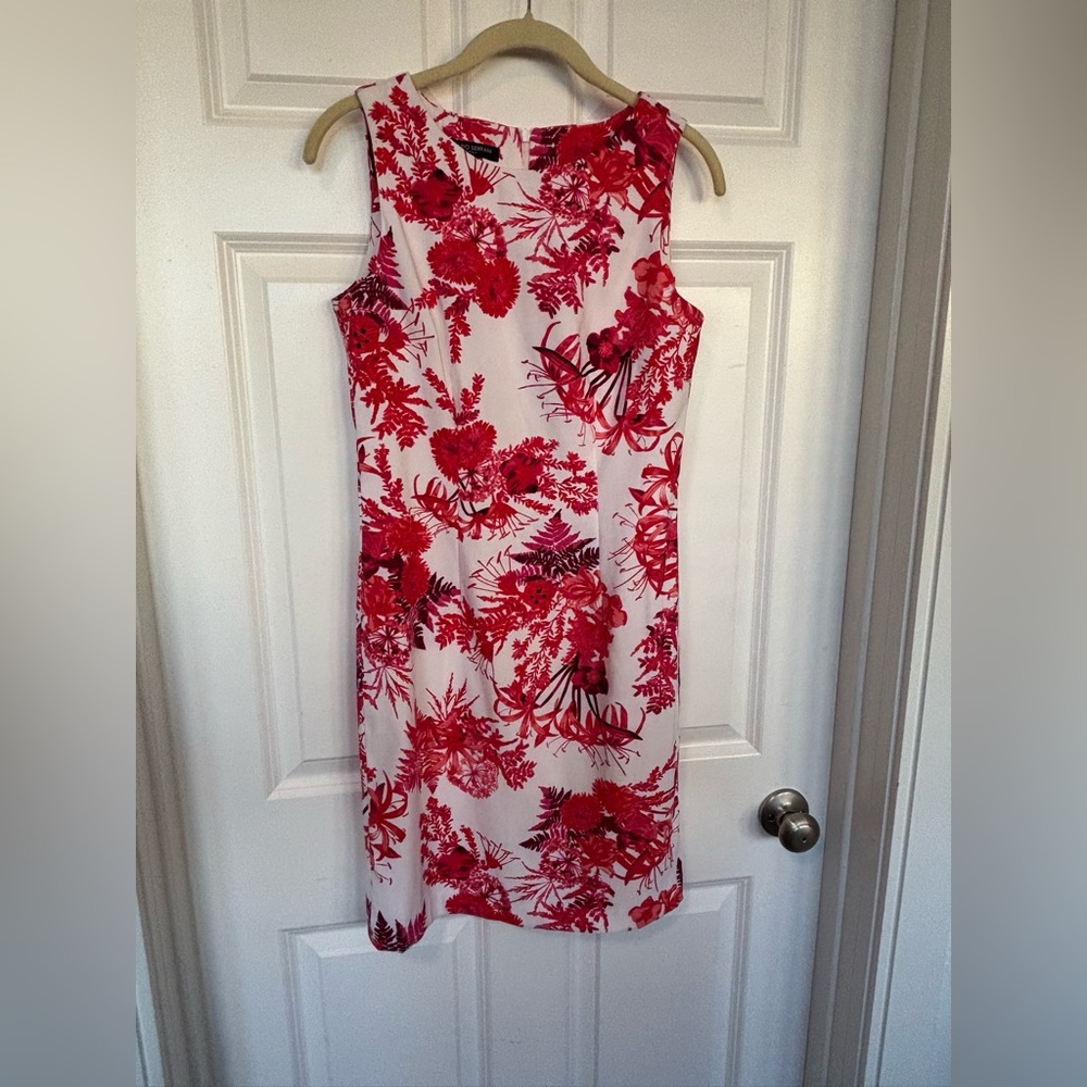 Floral Red and White Sleeveless Shift Dress
